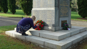 Image of laying the wreath at Pioneers Memorial Park Leichhardt, Anzac Day 2015 - ecperkins.com.au
